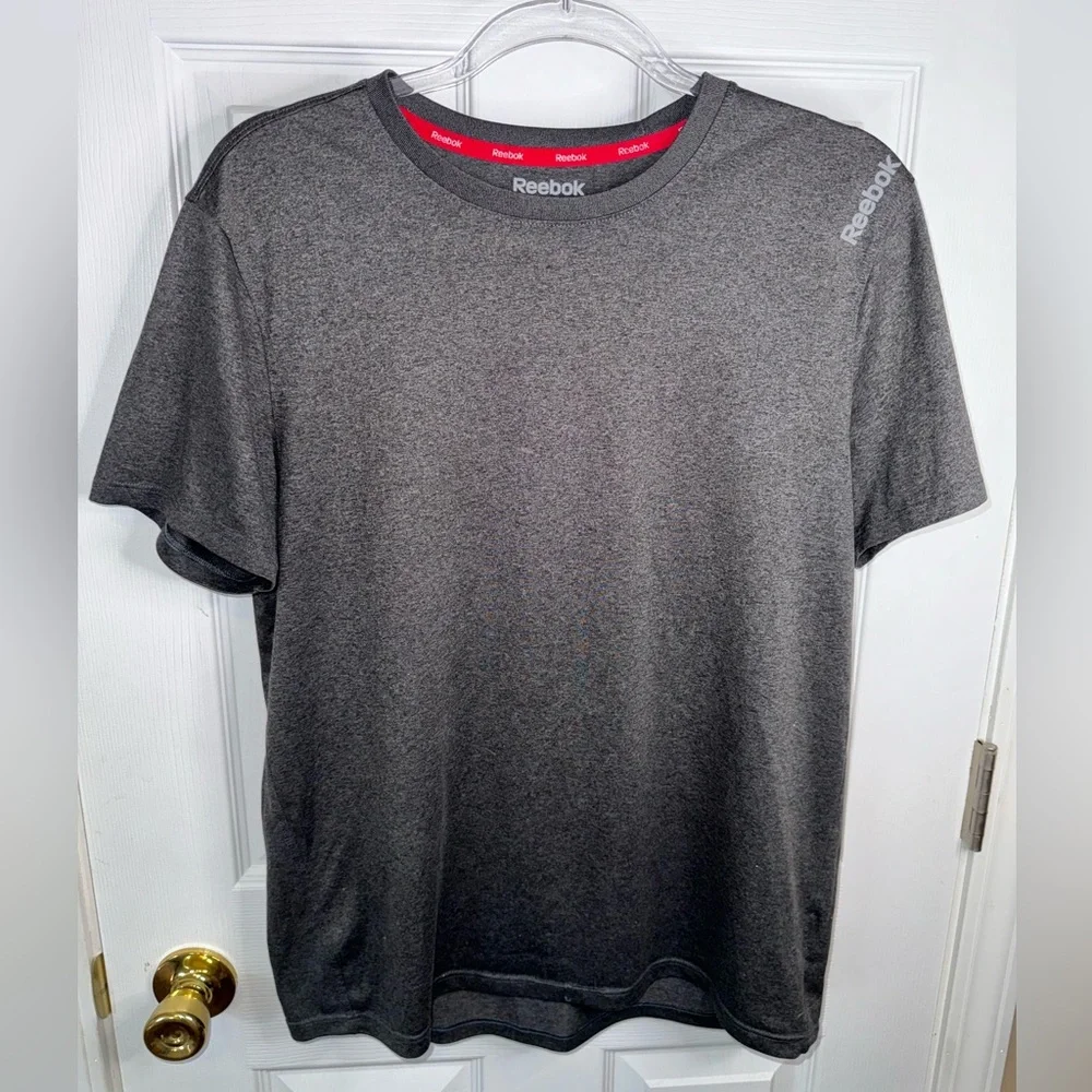 2 Reebok tshirts - Picture 2 of 4